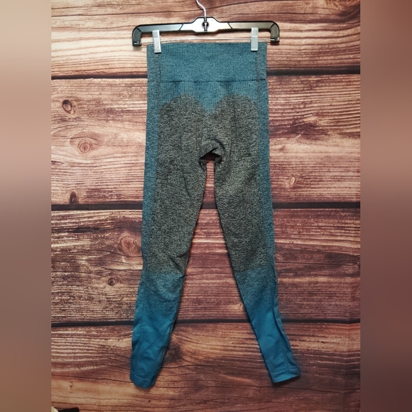 Gymshark Women's Body Contouring Leggings Size Medium - Picture 3 of 3